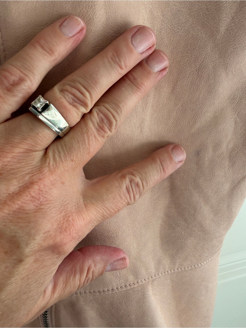 BCBGMaxAzria Sleeveless Mock-Neck Faux Leather in Blush size 2. Fully lined. - Picture 12 of 13